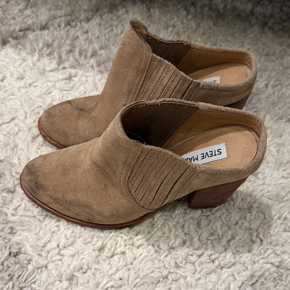 Steve Madden Women's Tan slip on Boots